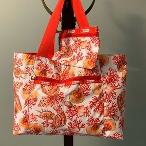 LeSportsac Reversible Tropical Lightweight Beach Bag Tote w/ Matching Pouch NWOT